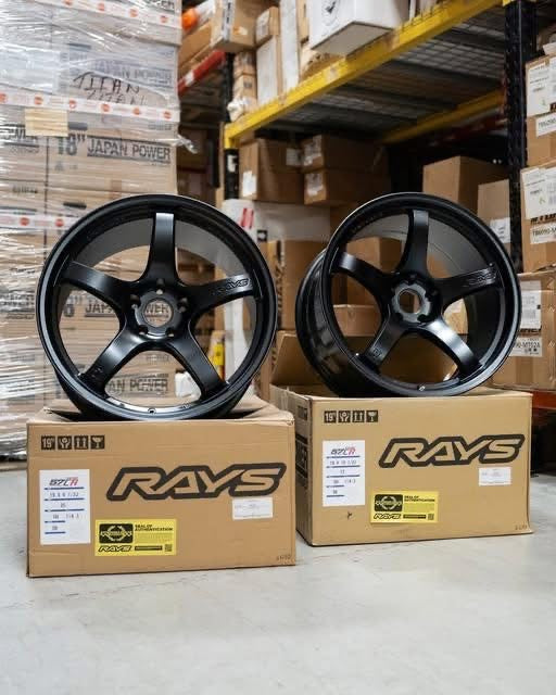 Rays Gramlight 57CR 19x9.5 +25 / 19x10.5 +12 5x114.3