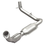MagnaFlow Direct Fit Catalytic Converter 97-98 Ford Trucks 5.4L