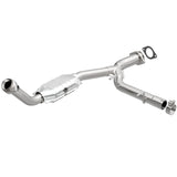 MagnaFlow Direct Fit Catalytic Converter 03-05 Ford Expedition/05-06 Lincoln Navigator 5.4L P/S