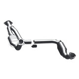 MagnaFlow Direct Fit Catalytic Converter 00-01Tahoe/Yukon V8 5.7L