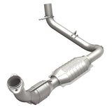 MagnaFlow Direct Fit Catalytic Converter 97-98 Ford Trucks 5.4L