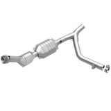 MagnaFlow Direct Fit Catalytic Converter 01 Ford Trucks 5.4L