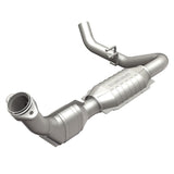 MagnaFlow Direct Fit Catalytic Converter 99-00 Ford Trucks 5.4L